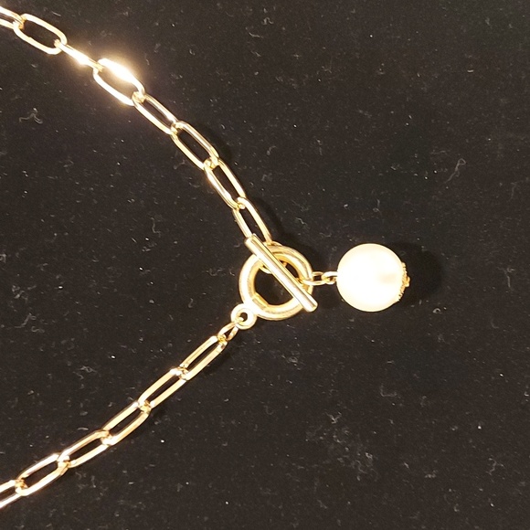 Woman's Fashion Pearl Pendant Gold Necklace - Picture 4 of 8